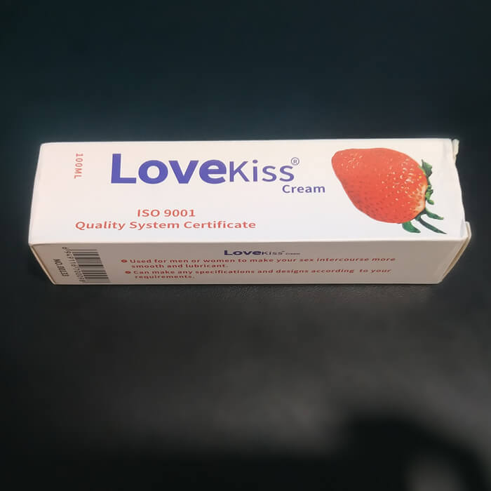 chat-boi-tron-love-kiss-huong-dau-100ml-3 Chất bôi trơn Love Kiss hương dâu 100ml 3