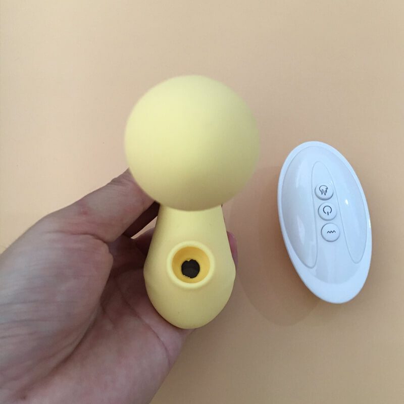 quan-lot-rung-cao-cap-cho-nu-co-toa-nhiet-2 Quần lót rung cao cấp điều khiển từ xa cho nữ 2