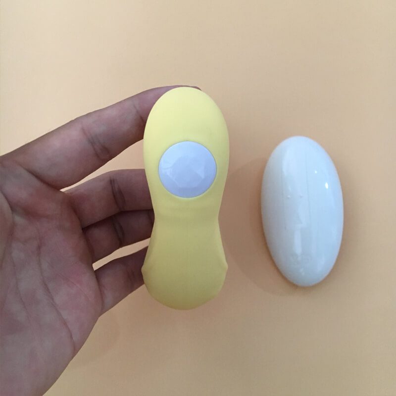 quan-lot-rung-cao-cap-cho-nu-co-toa-nhiet-3 Quần lót rung cao cấp điều khiển từ xa cho nữ 3